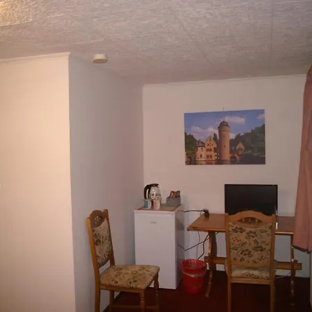 بيت ضيافة Pension Zur Sonne