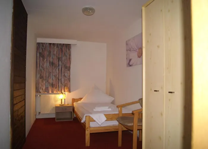 Pension Zur Sonne Pensión 3*